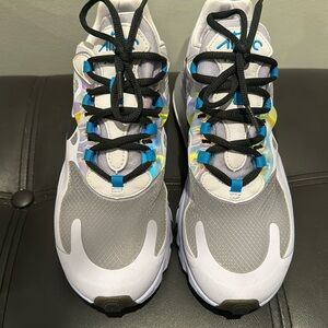 Women’s Airmax React Women’s size 7.5